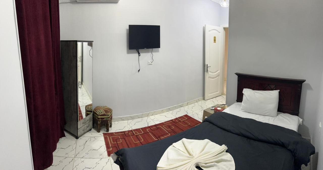 Mesho Falcon Pyramids View Inn Kafrat al Jabal Екстер'єр фото